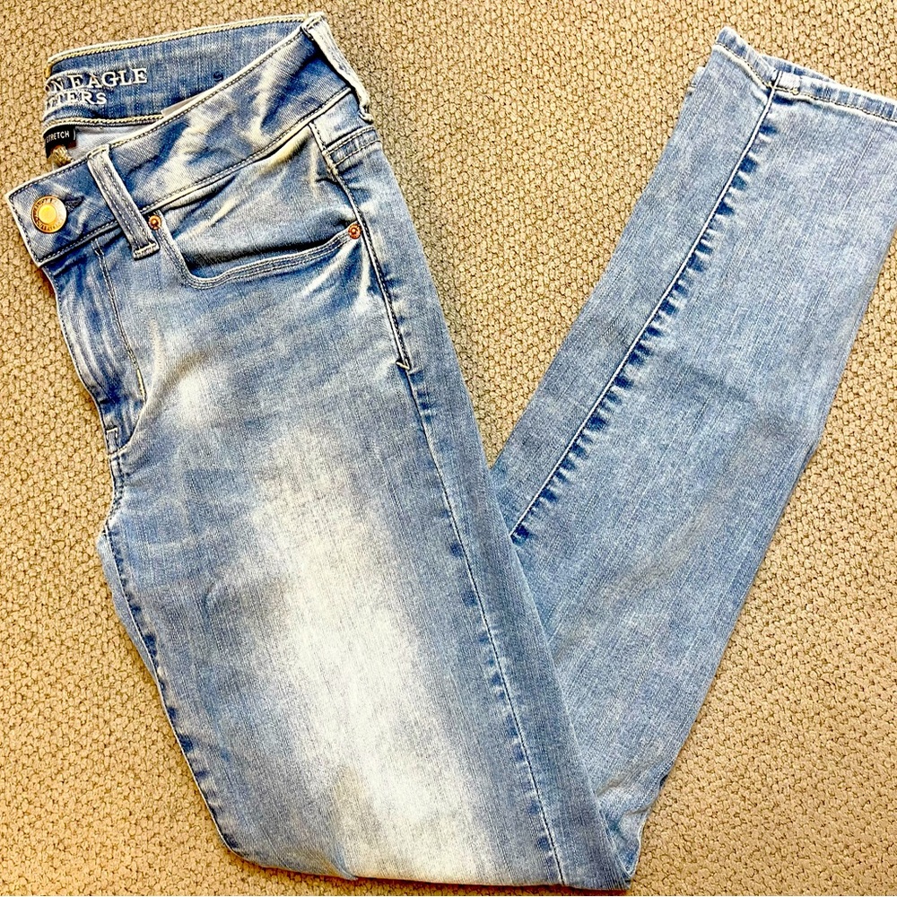 Skinny American Eagle Light Wash Denim Jeans